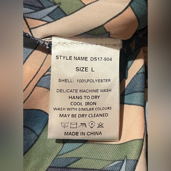 Women's Summer V Neck Tropical Print Short Romper Half Flare Sleeve Tie Waist - Picture 8 of 8